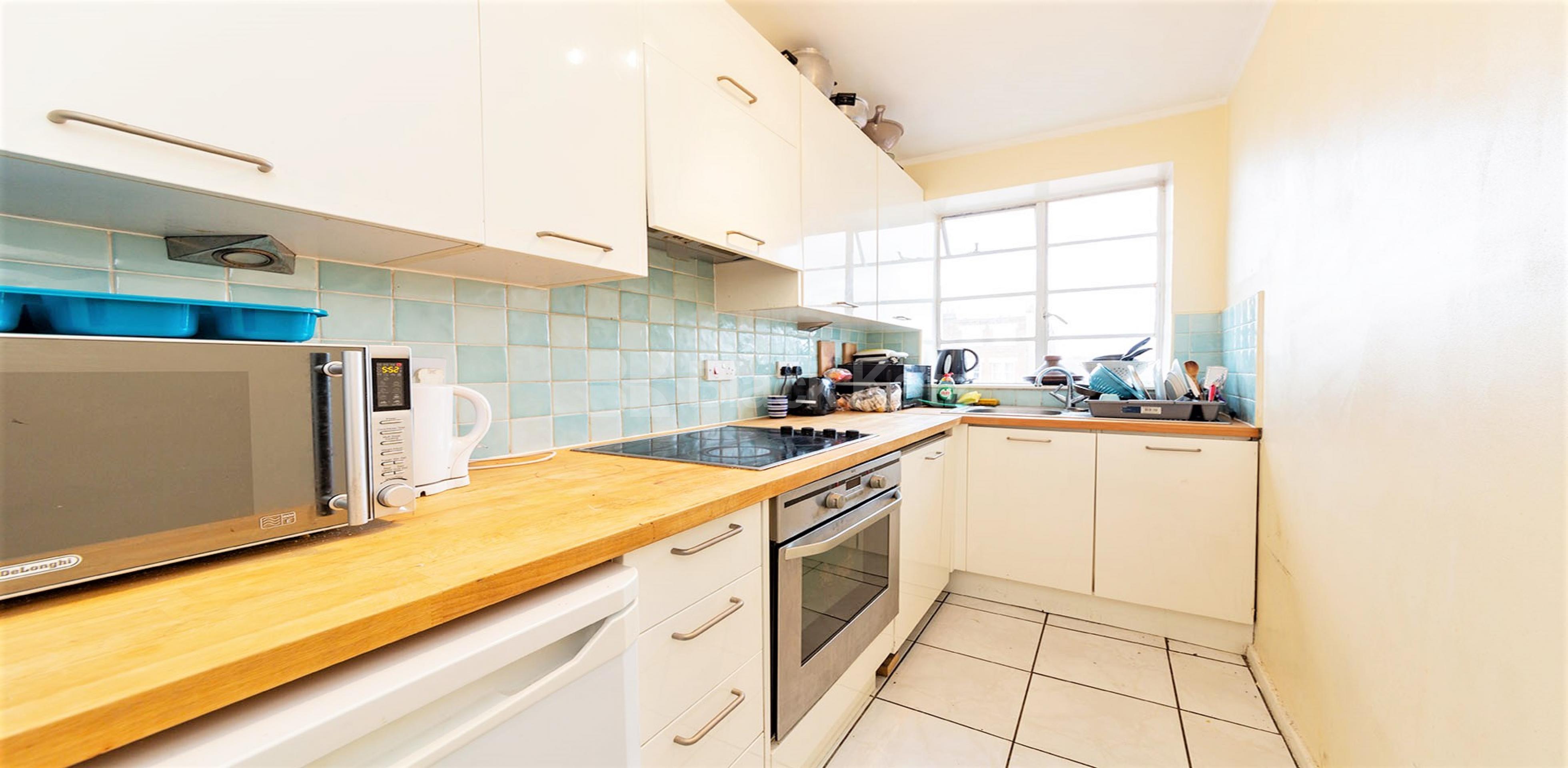 			HEATING and HOT WATER INCLUDED, 2 Bedroom, 1 bath, 1 reception Apartment			 Shepherds Bush Road, SHEPHERDS BUSH W6